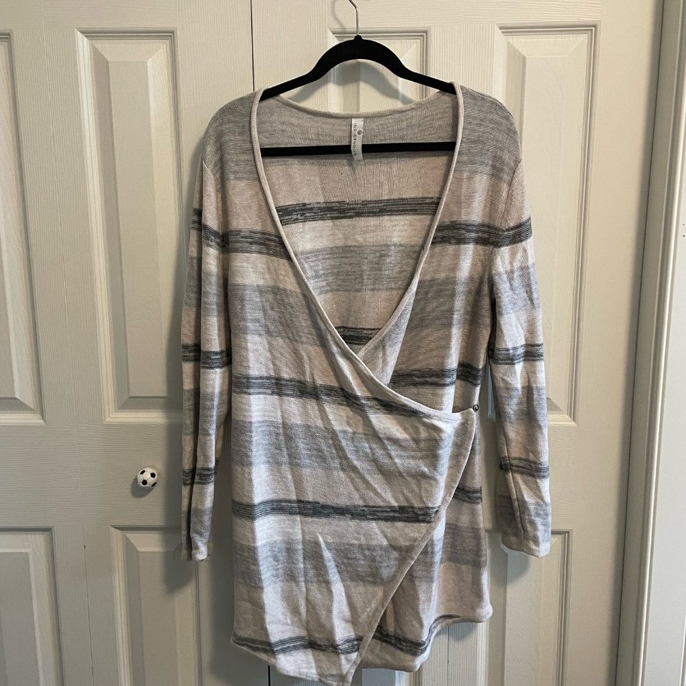 organic cotton "Indigenous" wrap sweater size Large